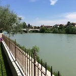 Al Fondaco Couette-café Pescantina